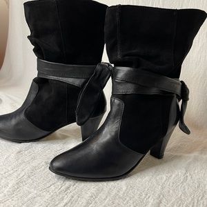 Women’s BLACK Flux Leather and Suede ANKLE Boots Tie In Back SIZE 7.5